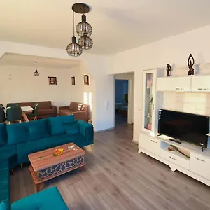 https://vilaemma-1.albaniahotels.org