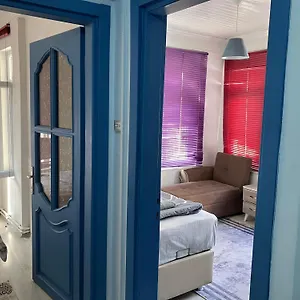 Апартаменты Yellow House, Стамбул
